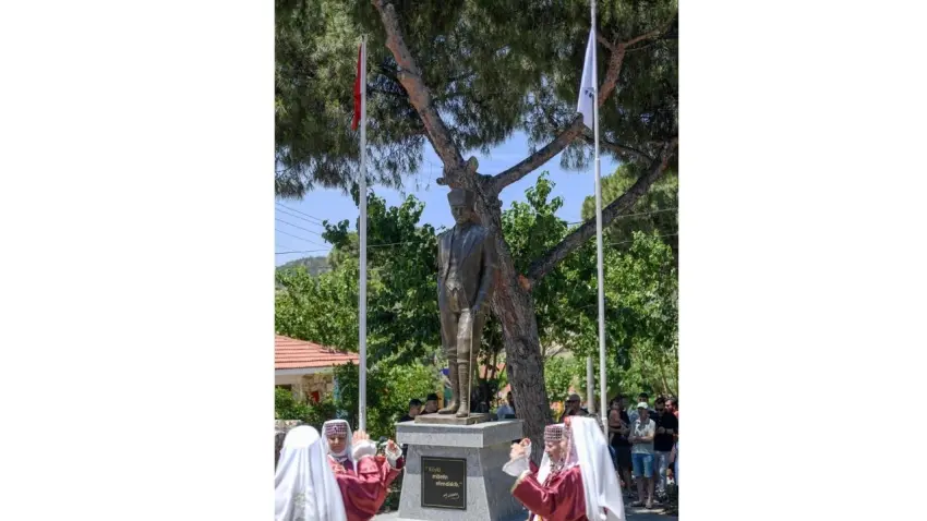 Atatürk heykeli