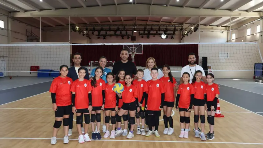 Çiğli’de Atatürk Kapalı Spor Salonu yenilendi haberinin görseli