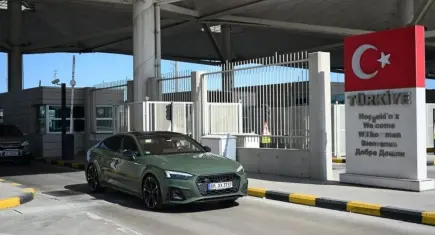 Emekli gurbetçiler yaz tatili için Türkiye’ye giriş yapmaya başladı