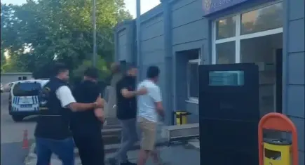 Metrobüste yan bakma kavgasında 1 kişi öldü: Saldırgan tutuklandı