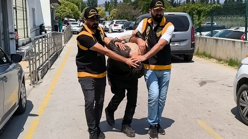 İlkokuldan beri platonik aşık olduğu kızı bıçaklayan şahıs tutuklandı haberinin görseli