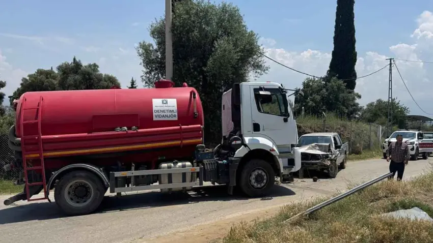 Ödemiş’te vidanjör ile otomobil çarpıştı: 1 yaralı haberinin görseli