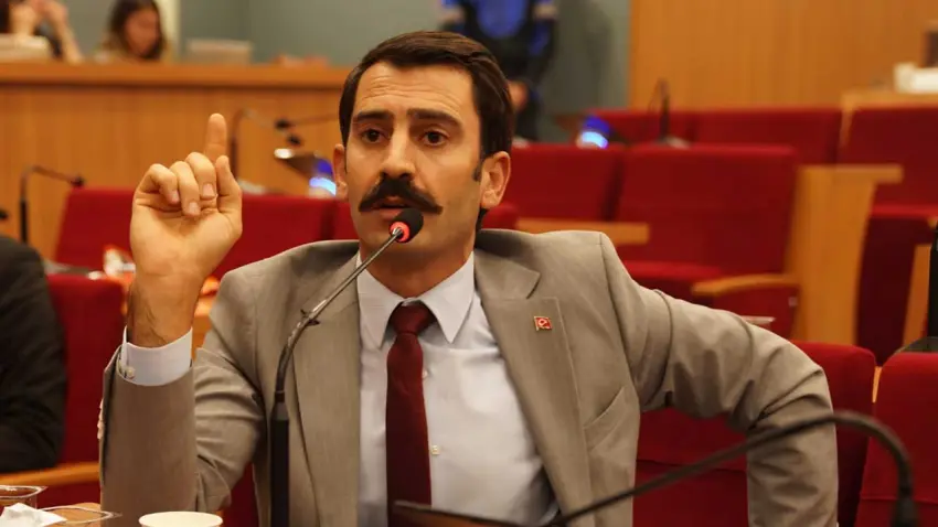 AK Partili Meclis Üyesi Kişili: "Acil müdahale edilmesi için kaza olması, can verilmesi mi bekleniyor?" haberinin görseli