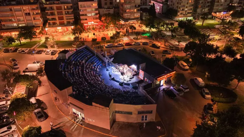 ASEV öğrencilerinden alkış alan müzik gecesi haberinin görseli