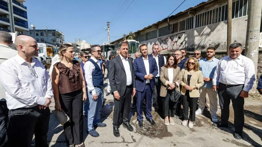 Çamdibi’nde yol seferberliği: Büyükşehir ve Bornova güçlerini birleştirdi haberinin görseli