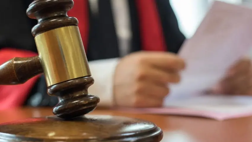 İzmir’de genç kadını av tüfeğiyle öldüren sanık hakkında ağırlaştırılmış müebbet istemi haberinin görseli