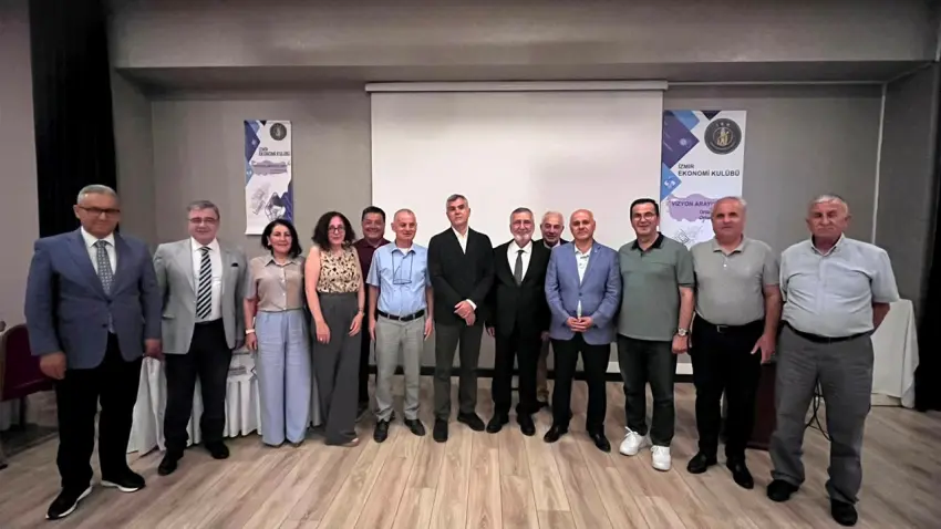 İzmir Ekonomi Kulübü'nde Türkiye'nin NATO üyeliği ve milli güvenliği tartışıldı haberinin görseli