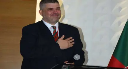 Karşıyaka Spor Kulübü'nde yeni dönem: Yiğit Tusder başkan seçildi!