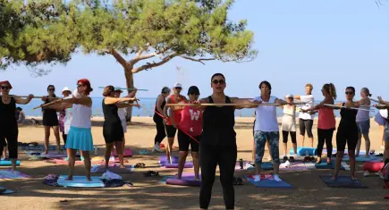Menderes’te deniz manzarasına karşı pilates keyfi