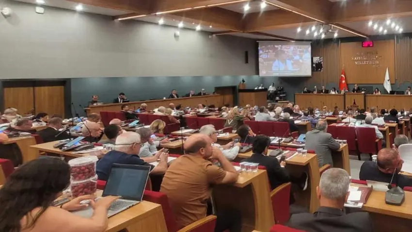 Ödemiş’teki Katı Atık Tesisi İçin Başkan Tugay’a yetki: AK Parti’den "Dostlar alışverişte görsün" tepkisi haberinin görseli