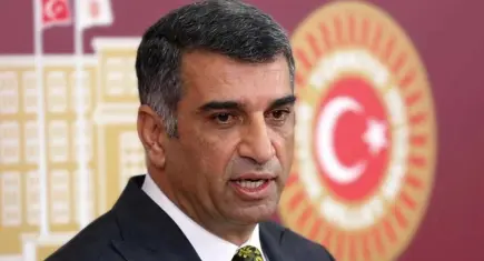 PM'den istifa etmeyen Gürsel Erol'dan kurultay çağrısı