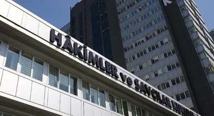 33 ilin başsavcısı değişti