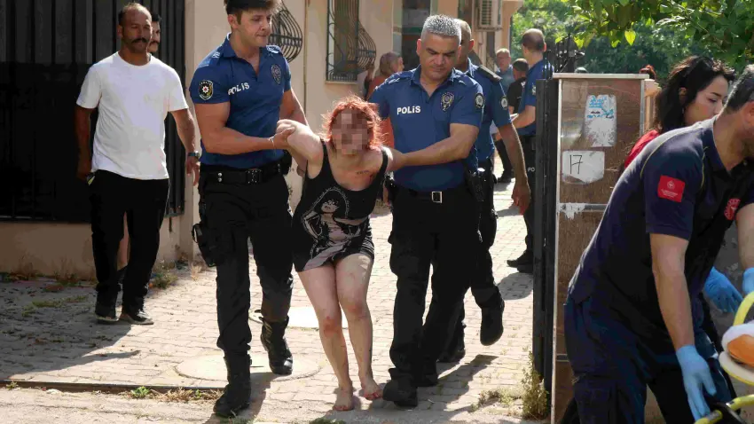 Bodrum katındaki daireyi ateşe vererek kendisini içeri kilitledi haberinin görseli