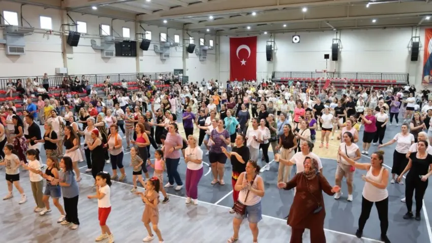 Çiğli’de yenilenen salonda ilk büyük etkinlik haberinin görseli