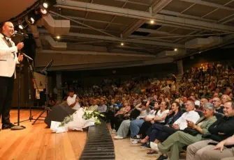 Karşıyaka’da yaz konserinde Türk sanat müziği şöleni