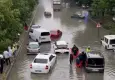 Ankara ve Afyonkarahisar'da sağanak hayatı felç etti: Yollar beyaza büründü, sel araçları sürükledi!