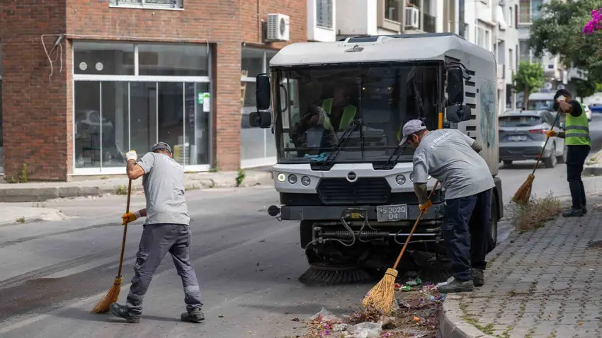 Bornova’da mahalle mahalle temizlik atağı haberinin görseli