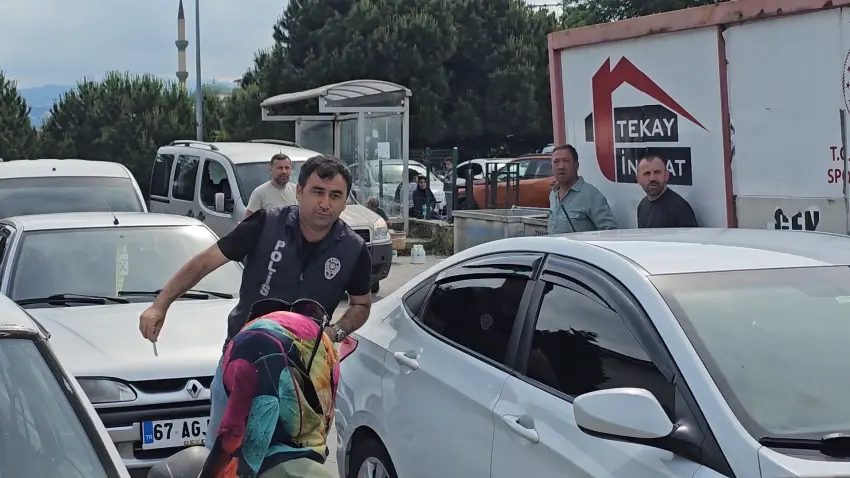 LGS’ye yanlışlıkla kardeşinin kimliğiyle geldi: Amcası sınava 4 dakika kala kimliğini yetiştirdi haberinin görseli