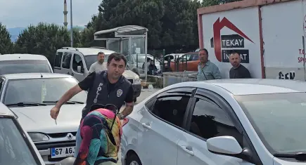 LGS’ye yanlışlıkla kardeşinin kimliğiyle geldi: Amcası sınava 4 dakika kala kimliğini yetiştirdi