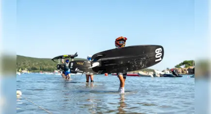 Türk sporcular Motosurf Şampiyonası’nda zirveye koşuyor
