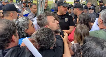 Ankara'da öğretmen eylemine polis müdahalesi: 41 kişi gözaltına alındı