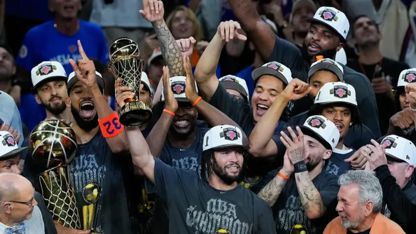 NBA'de tarihi sevinç: 53 yıl sonra şampiyon oldular haberinin görseli