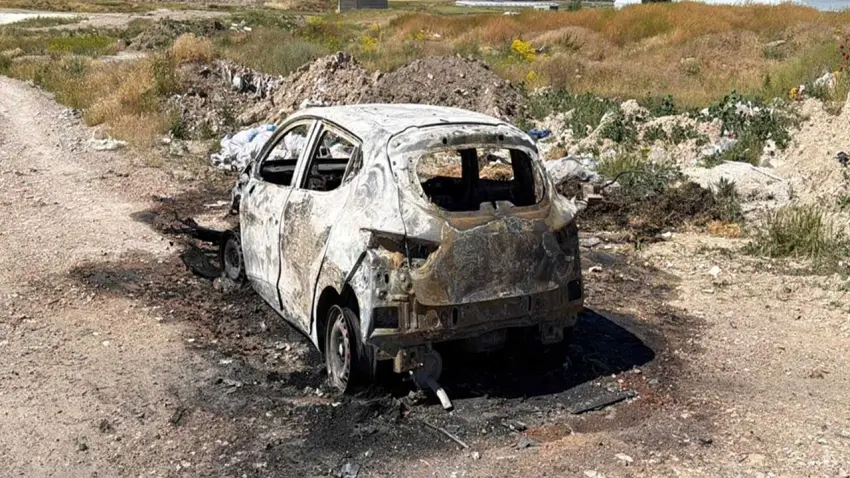 Tartıştığı eşinin otomobilini yaktı haberinin görseli
