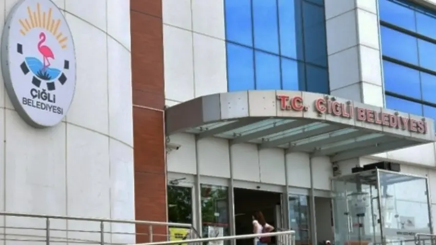 Çiğli’de olağanüstü meclis toplantısı yeter sayısına takıldı haberinin görseli