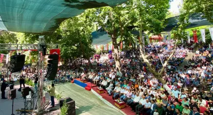 Kiraz ve Meyve Fidanı Festivali’nde Sümer Ezgü rüzgârı esti
