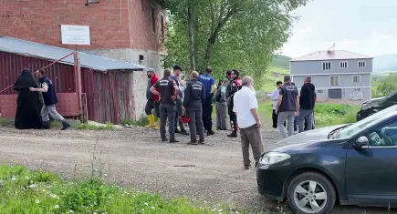 Sulama kanalına düşen 3 yaşındaki çocuk kalp masajıyla hayata döndürüldü