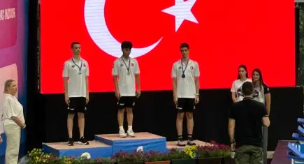 Suyun altında mucize: Türk sporcu 6 dakika 23 saniye nefesini tutarak dünya rekoru kırdı!