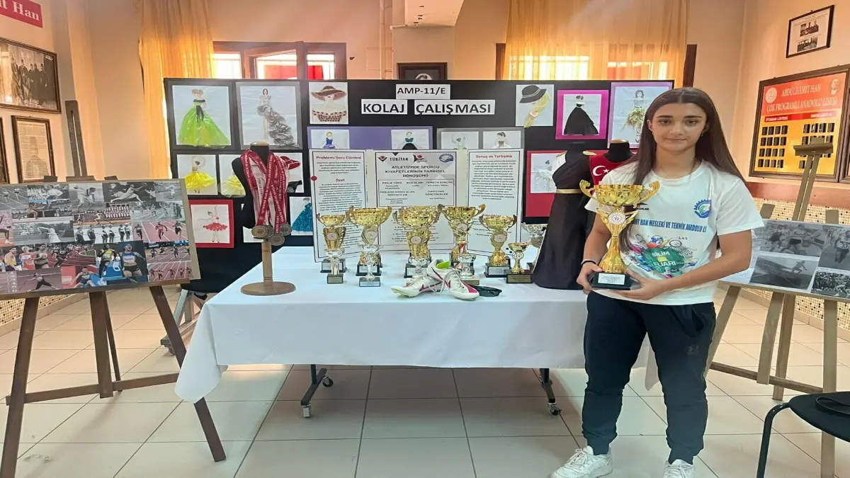 Atletizmdeki başarısını Moda Tasarım Projesi'ne dönüştürdü görseli