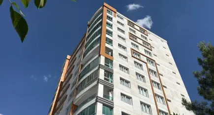 Diyarbakır’da 13 yaşındaki çocuk LGS sınavı kötü geçtiği için balkondan atladı