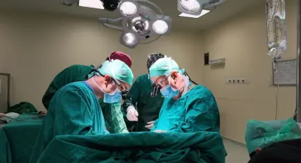 Dünya tıp tarihinde bir ilk: Malatya’da 22 saatte 8’li çapraz karaciğer nakli