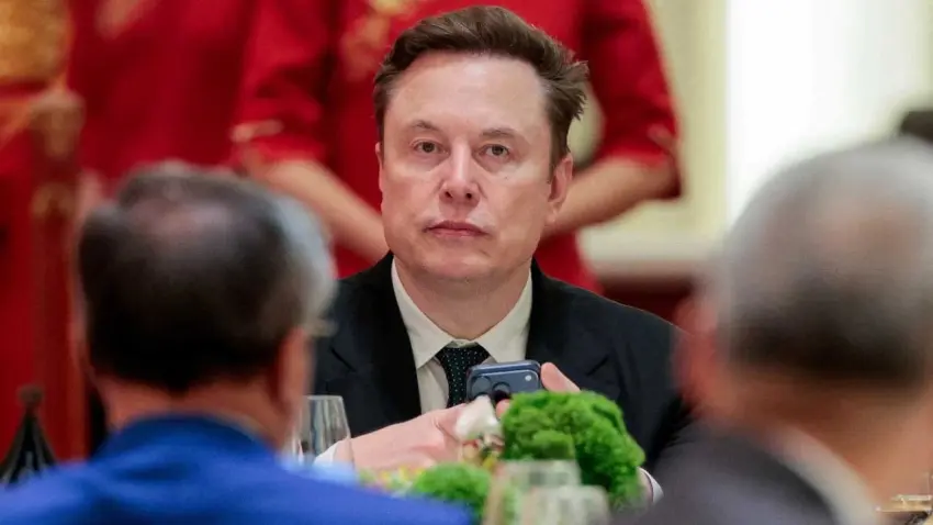 Elon Musk'tan dev yapay zeka hamlesi haberinin görseli