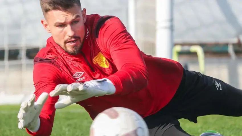 Göztepe’de kaleci Mateusz Lis, Lech Poznan’a transfer oldu haberinin görseli