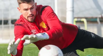Göztepe’de kaleci Mateusz Lis, Lech Poznan’a transfer oldu