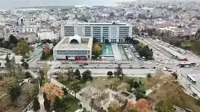 İBB yolsuzluk davasında 51’inci duruşma: Yarına ertelendi haberinin görseli