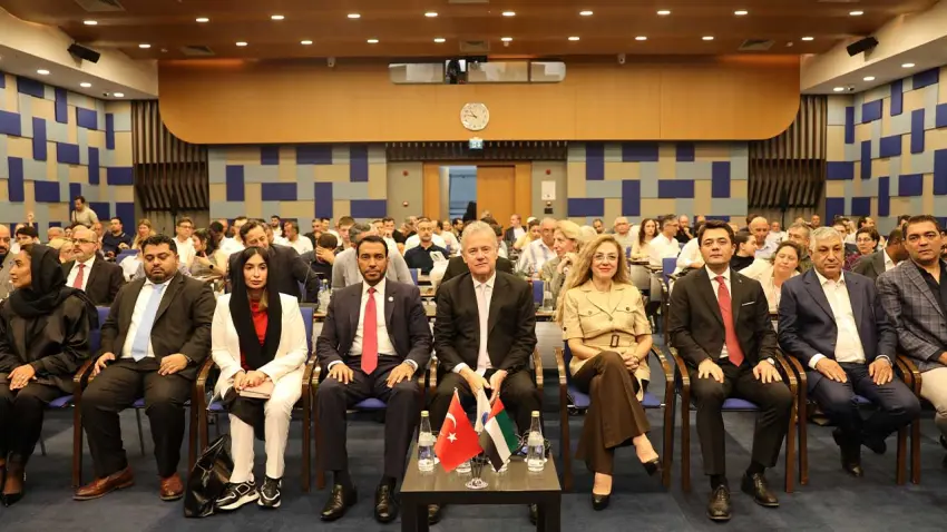 İzmir ile körfez arasında yeni iş köprüleri kuruldu haberinin görseli