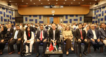 İzmir ile körfez arasında yeni iş köprüleri kuruldu