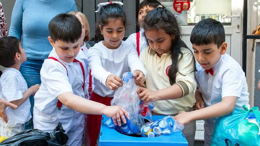 Karşıyaka’da mavi kapaklar umuda dönüştü haberinin görseli