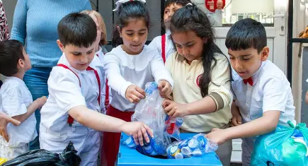 Karşıyaka’da mavi kapaklar umuda dönüştü
