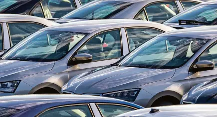 Otomotiv pazarında sert fren: Araç kayıtları aylık bazda düştü!