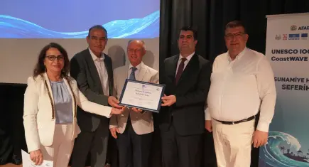 Seferihisar, UNESCO’dan “Tsunami Hazır Kent” sertifikasını aldı