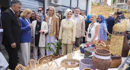 Bakan Göktaş İzmir’de kadın girişimcilerle buluştu