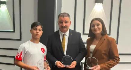 Başdaş’a TÜMSAD’dan anlamlı ödül