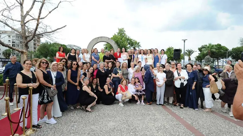 Karşıyaka’da Kadın Emeği Yıl Sonu Şenliğinde sergilendi haberinin görseli