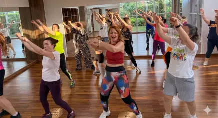 Menderesli kadınlar zumba etkinliğinde buluştu