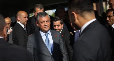 Özgür Özel: Dört başı mamur bir hukuksuzlukla karşı karşıyayız