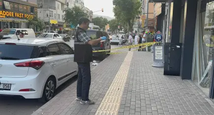 Sosyal medyada başlayan tartışma bıçaklı kavgaya döndü: 1 ölü, 1 yaralı